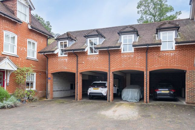 Chartwood Place, Dorking 2 bed maisonette for sale