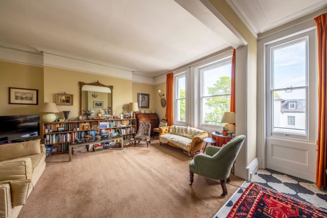 Ladbroke Terrace, London 4 bed flat for sale