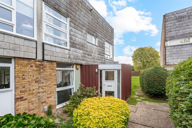 Punch Croft, New Ash Green DA3 3 bed end of terrace house for sale