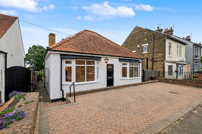 Canadian Avenue, Gillingham 3 bed detached bungalow for sale