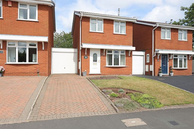 Woodbridge Road, Newcastle, ST5 2 bed detached house for sale