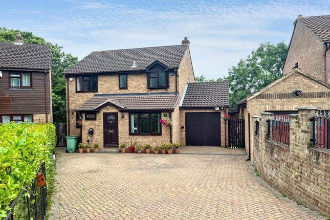 Bracken Hill, Walderslade, Kent, ME5 4 bed detached house for sale