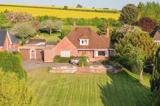Ham Road, Liddington, Swindon 3 bed chalet for sale