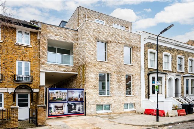 Powell Road, Lower Clapton, E5 3 bed apartment for sale