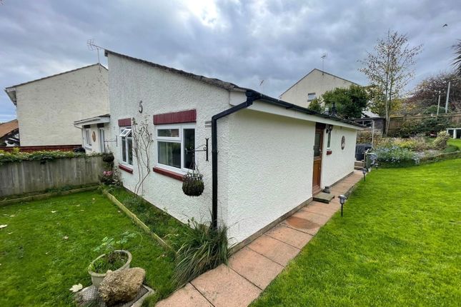 2 bedroom semi-detached bungalow for sale