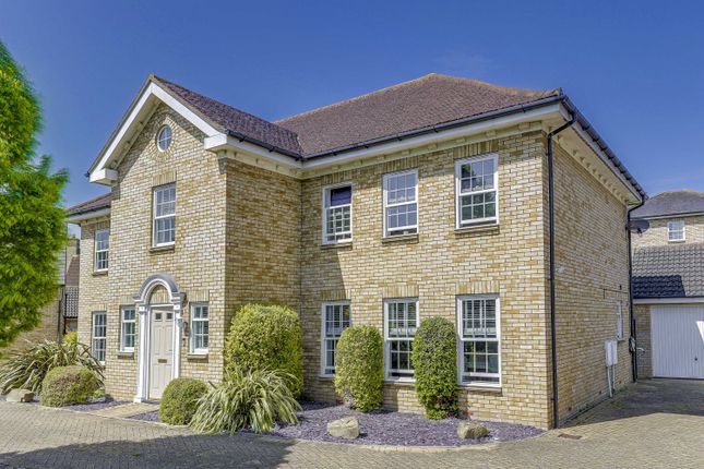 6 bedroom detached house for sale
