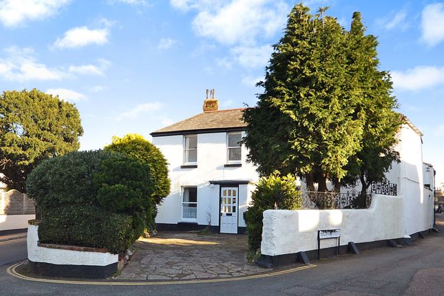 4 bedroom end of terrace house for sale