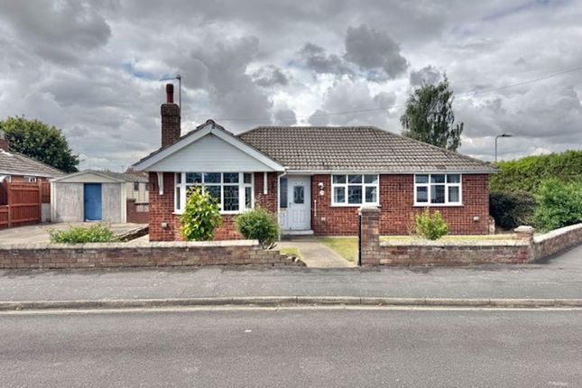 HOLTON MOUNT, HOLTON LE CLAY 3 bed detached bungalow for sale