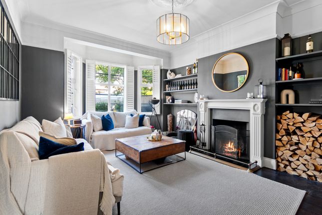 Melrose Avenue, London, SW19 3 bed terraced house for sale