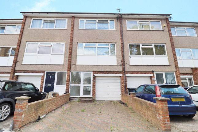 Clifford Close, Northolt, UB5 5NJ 3 bed townhouse for sale