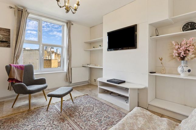 Wandsworth Road, London SW8 3 bed flat for sale