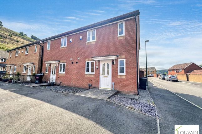 2 bedroom semi-detached house for sale