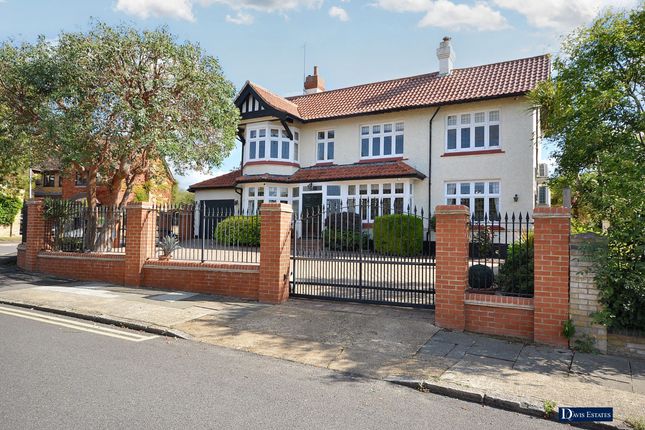 Ernest Road, Emerson Park... 4 bed detached house for sale