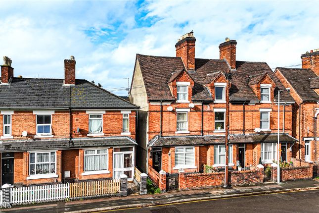 6 bedroom end of terrace house for sale