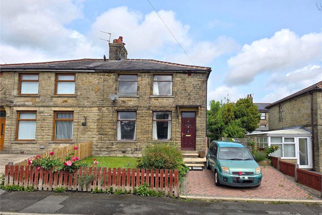 Barnes Avenue, Rawtenstall... 3 bed semi