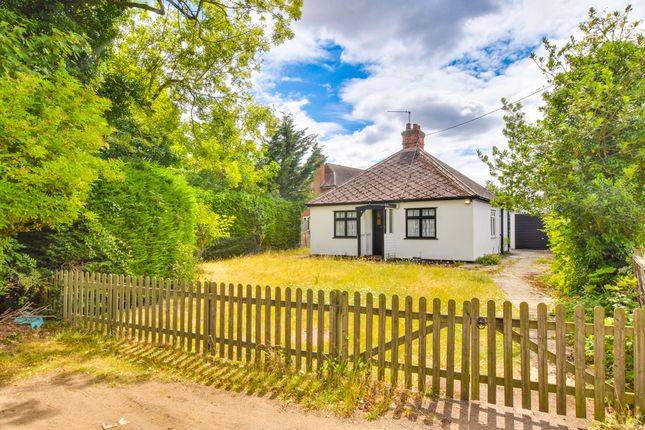 Braintree Road, Felsted 2 bed detached bungalow for sale