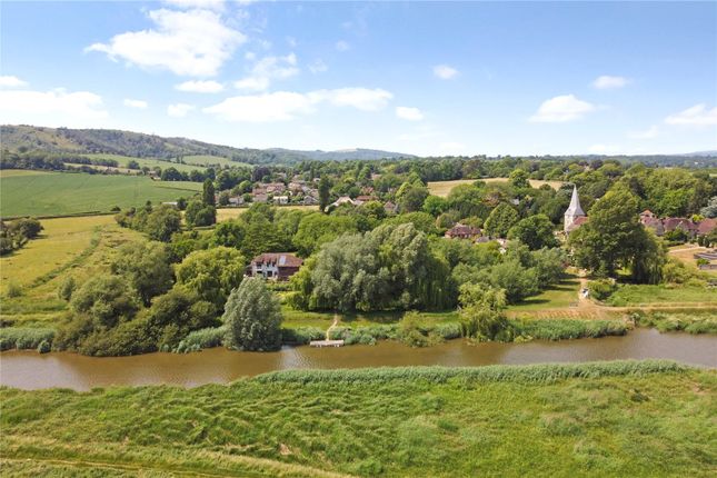 5 bed detached house