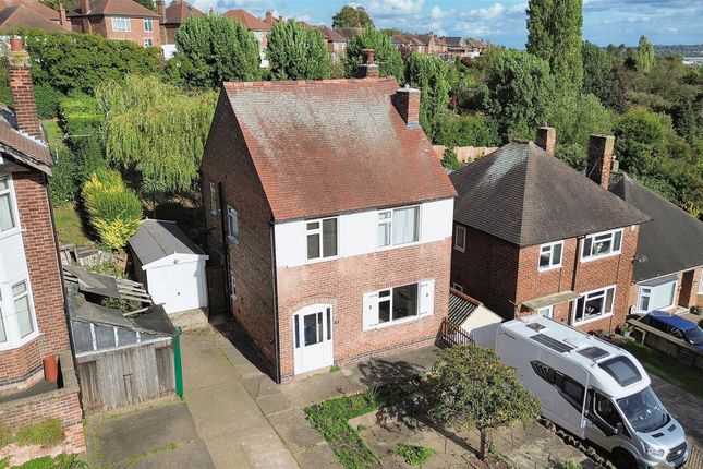 Douglas Avenue, Carlton, Nottingham 3 bed detached house for sale