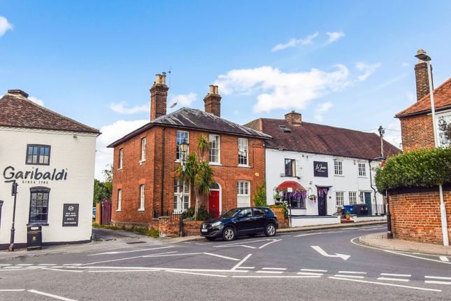 High Street, Burnham, SL1 2 bed apartment for sale