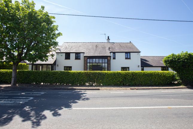 Moorside Lane, Preston PR4 5 bed barn conversion for sale