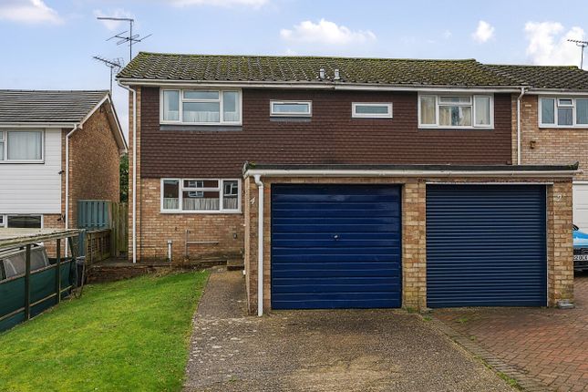 Eagle Close, Alton, Hampshire, GU34 3 bed semi