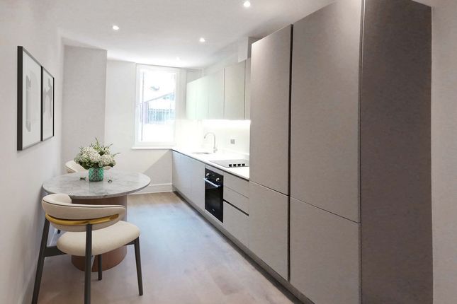 Catteshall Lane, Godalming, GU7 1 bed flat for sale