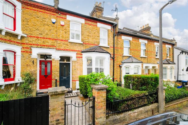 Hills Road, Buckhurst HilL 2 bed terraced house for sale