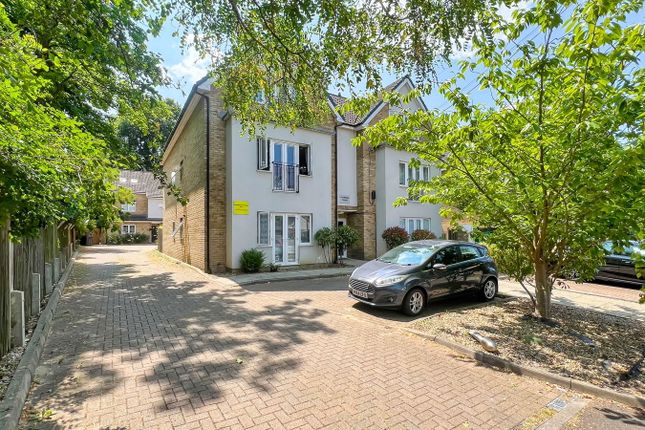 Kendra Hall Road, South Croydon CR2 2 bed flat for sale