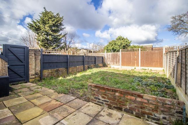 3 bedroom maisonette for sale