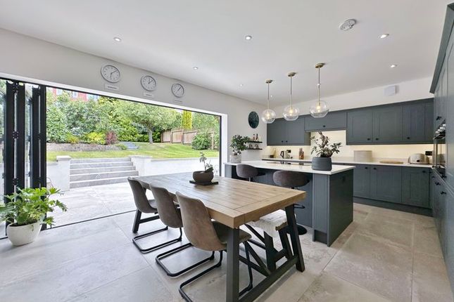4 bedroom detached bungalow for sale