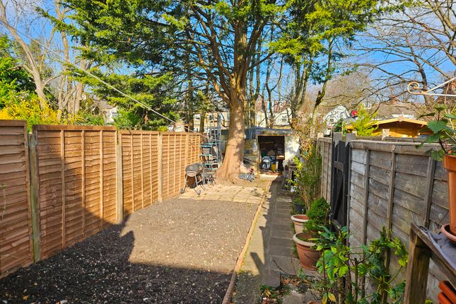 Brighton Road, Watford WD24 5HW 2 bed terraced house for sale