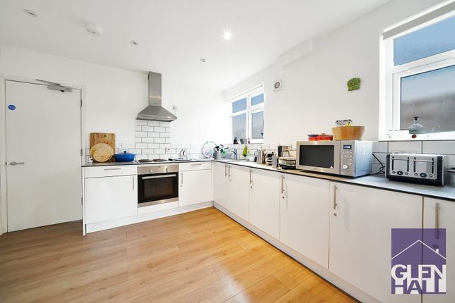 Waterfall Road, London N11 4 bed detached house for sale