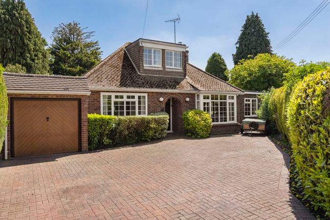 9 Glebe Close, Holmer Green HP15 5 bed detached bungalow for sale