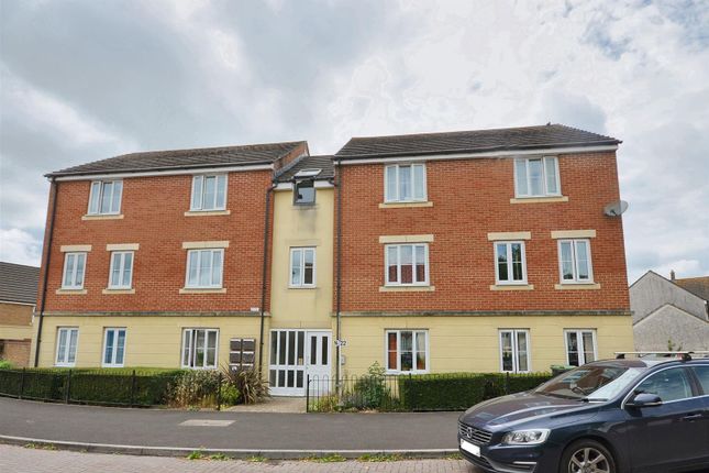 Otter Springs, Gillingham 2 bed flat for sale