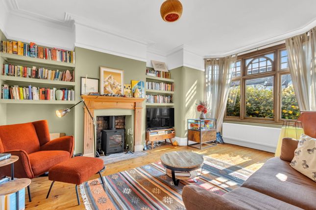 Woodgrange Avenue, London N12 3 bed semi