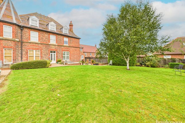 2 bedroom mews property for sale