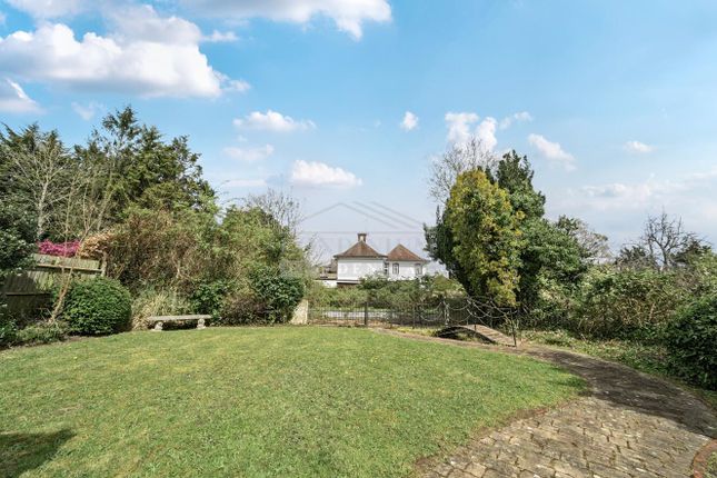 6 bedroom detached house for sale
