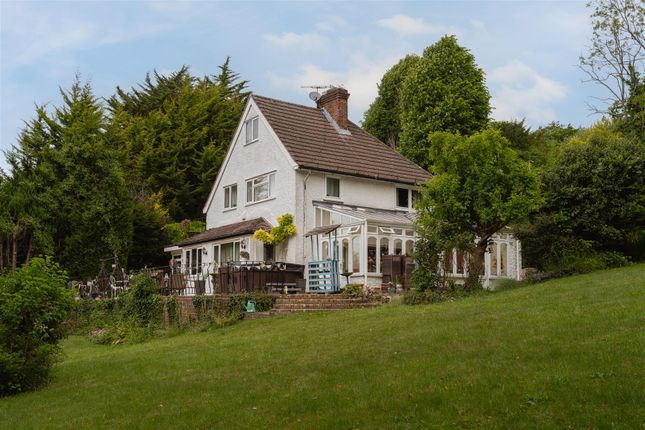 Shepherds Hill, Merstham, Redhill 3 bed detached house for sale