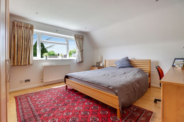 4 bed detached house