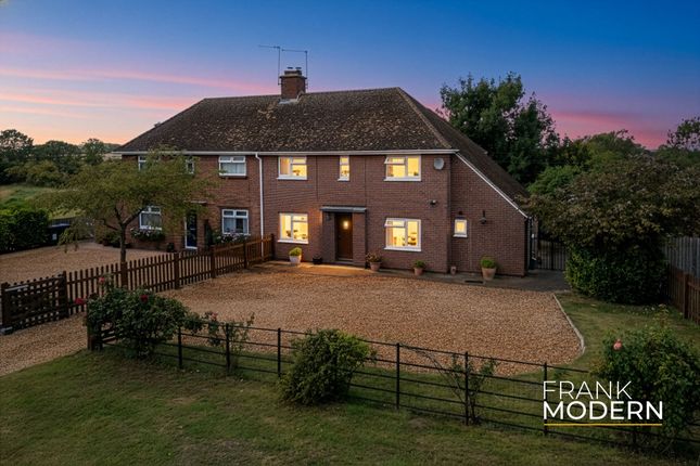 3 bedroom semi-detached house for sale