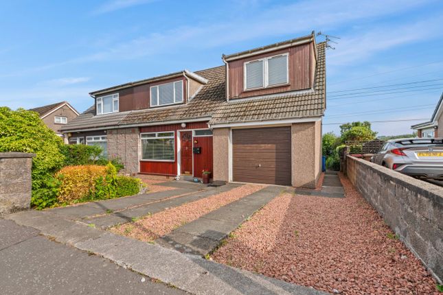 4 bedroom semi-detached villa for sale
