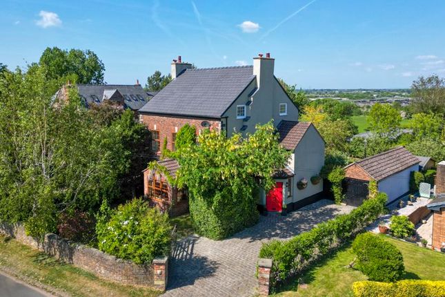 Back Lane, Wigan WN8 6 bed detached house for sale