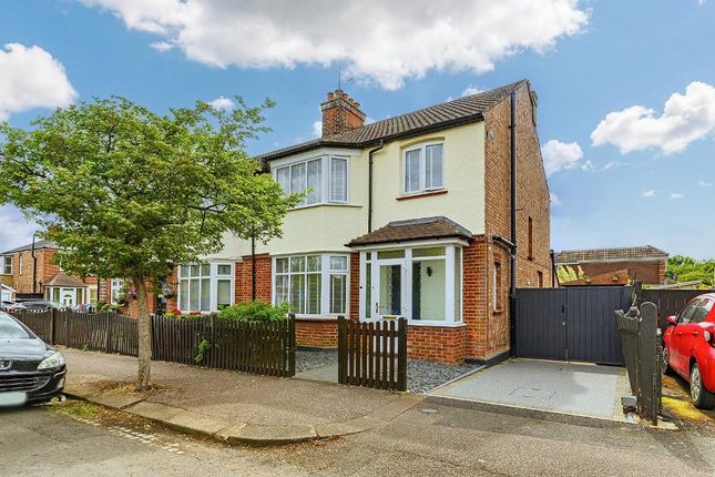 West Grove, Bedford, MK40 4BT 3 bed semi