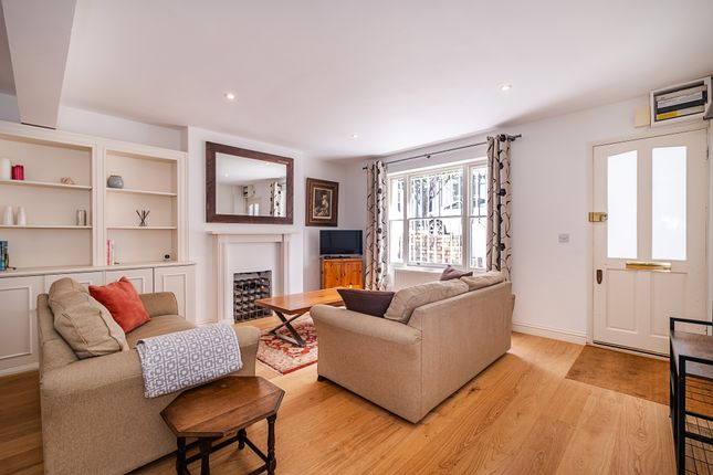 3 bedroom flat for sale