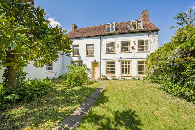 5 bed town house