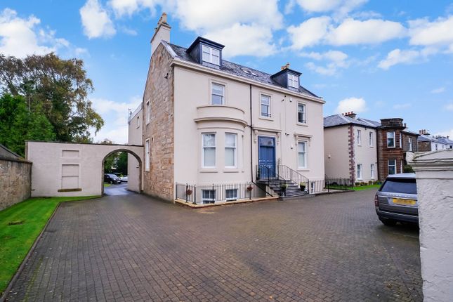 2 bedroom ground floor flat for sale