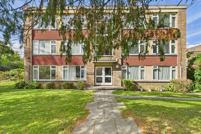 Willow Grove, Chislehurst BR7 1 bed flat for sale