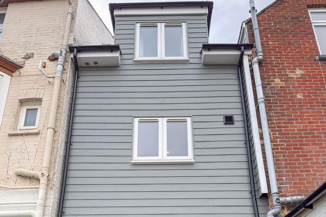 Arctic Road, Cowes PO31 2 bed flat for sale