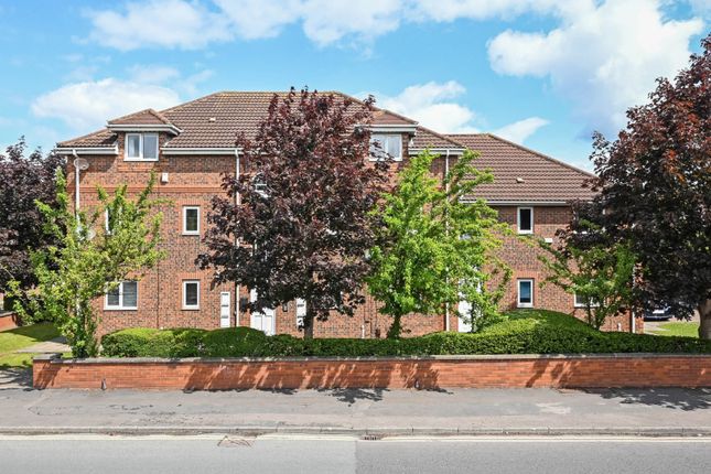 Constable Court, Millfield Avenue... 2 bed flat for sale
