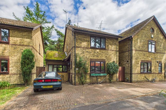 Newton Road, Farnborough, Hampshire... 3 bed detached house for sale